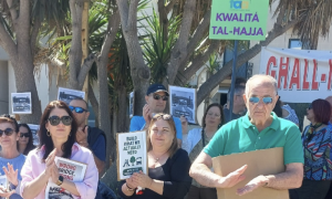 Ir-residenti tas-Swieqi jipprotestaw kontra l-proposta ta’ pont pedonali ‘mostruż’